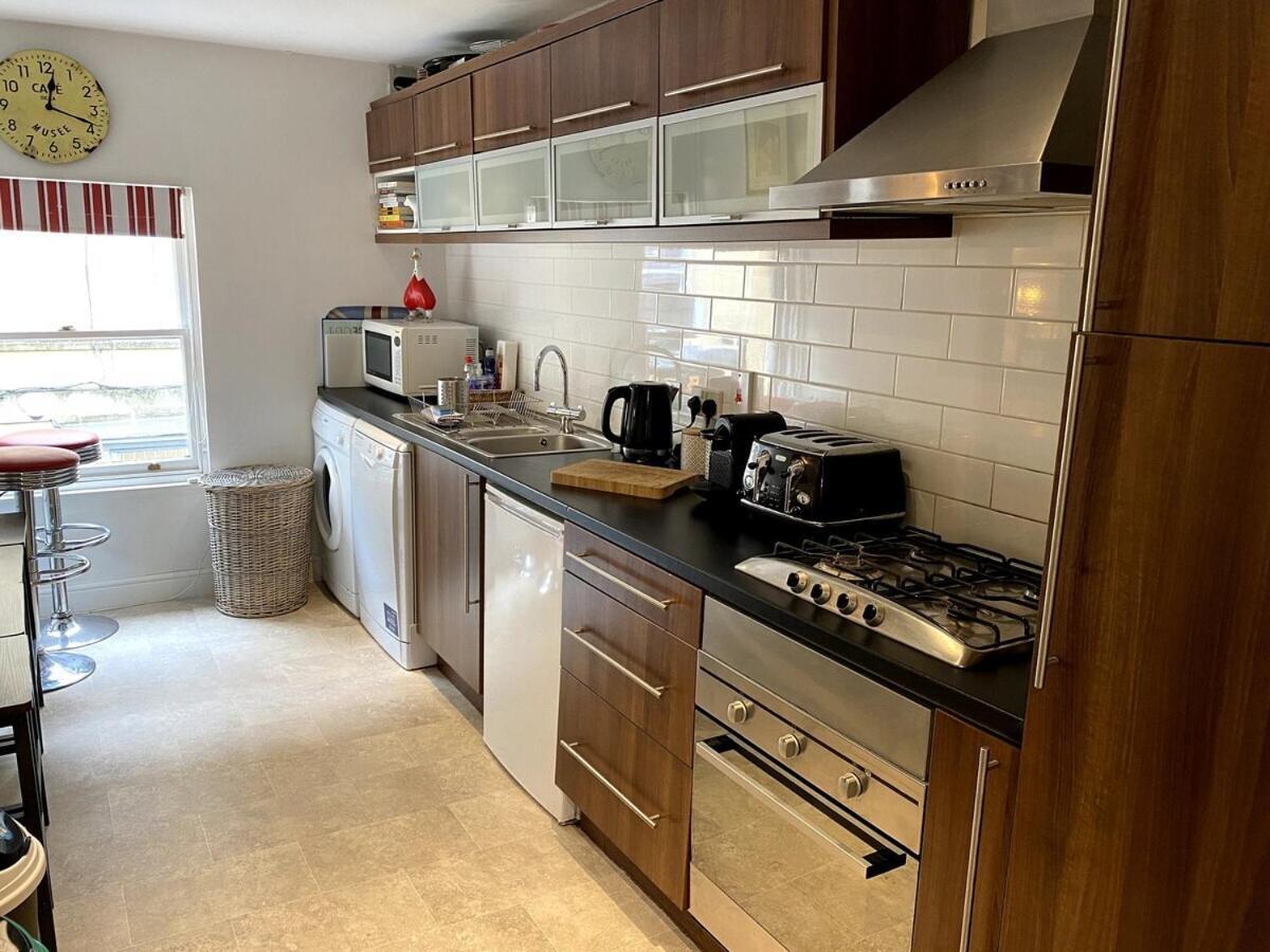 Spacious City Centre Apartment Бат Екстериор снимка