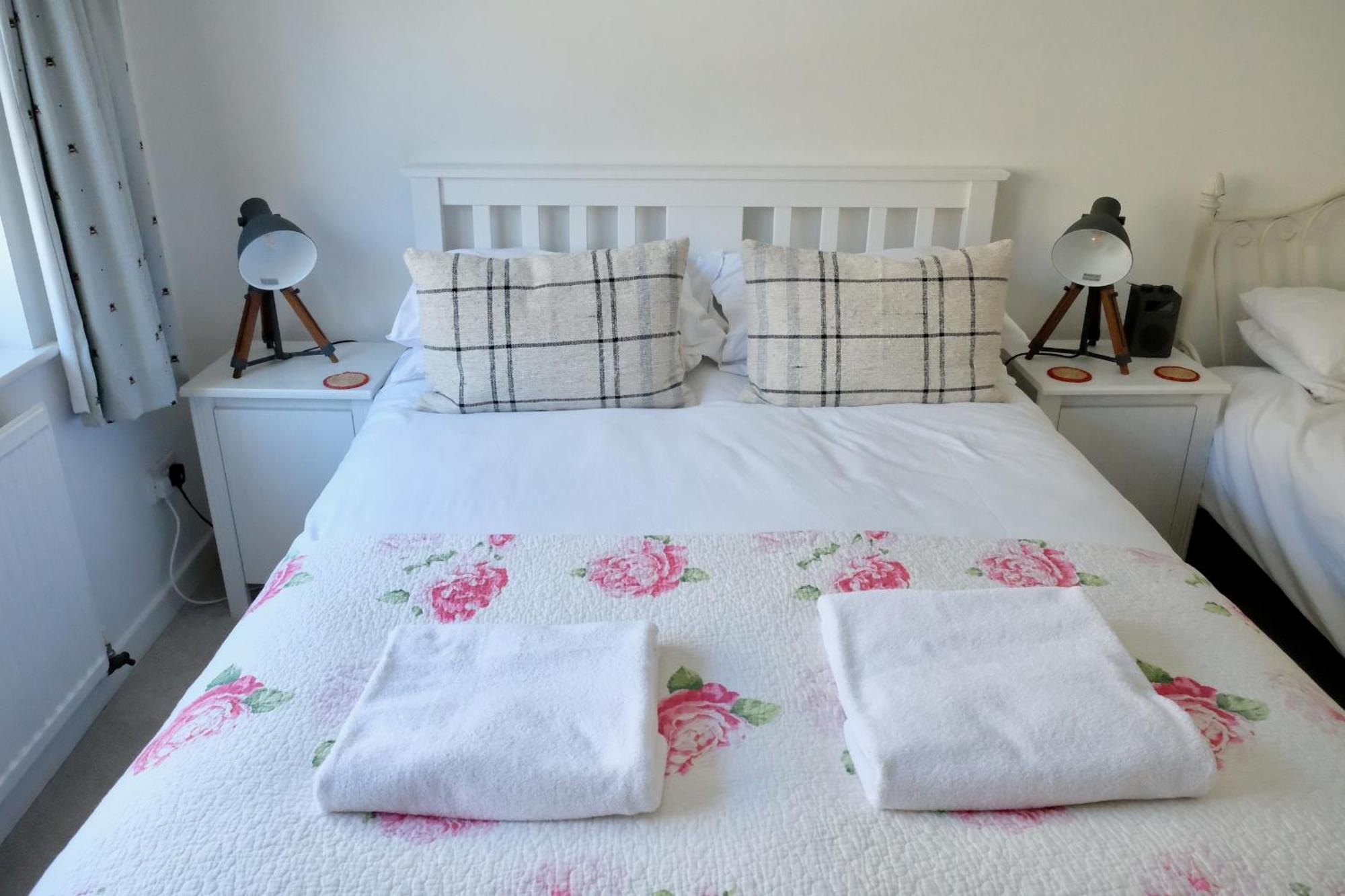 Spacious City Centre Apartment Бат Екстериор снимка
