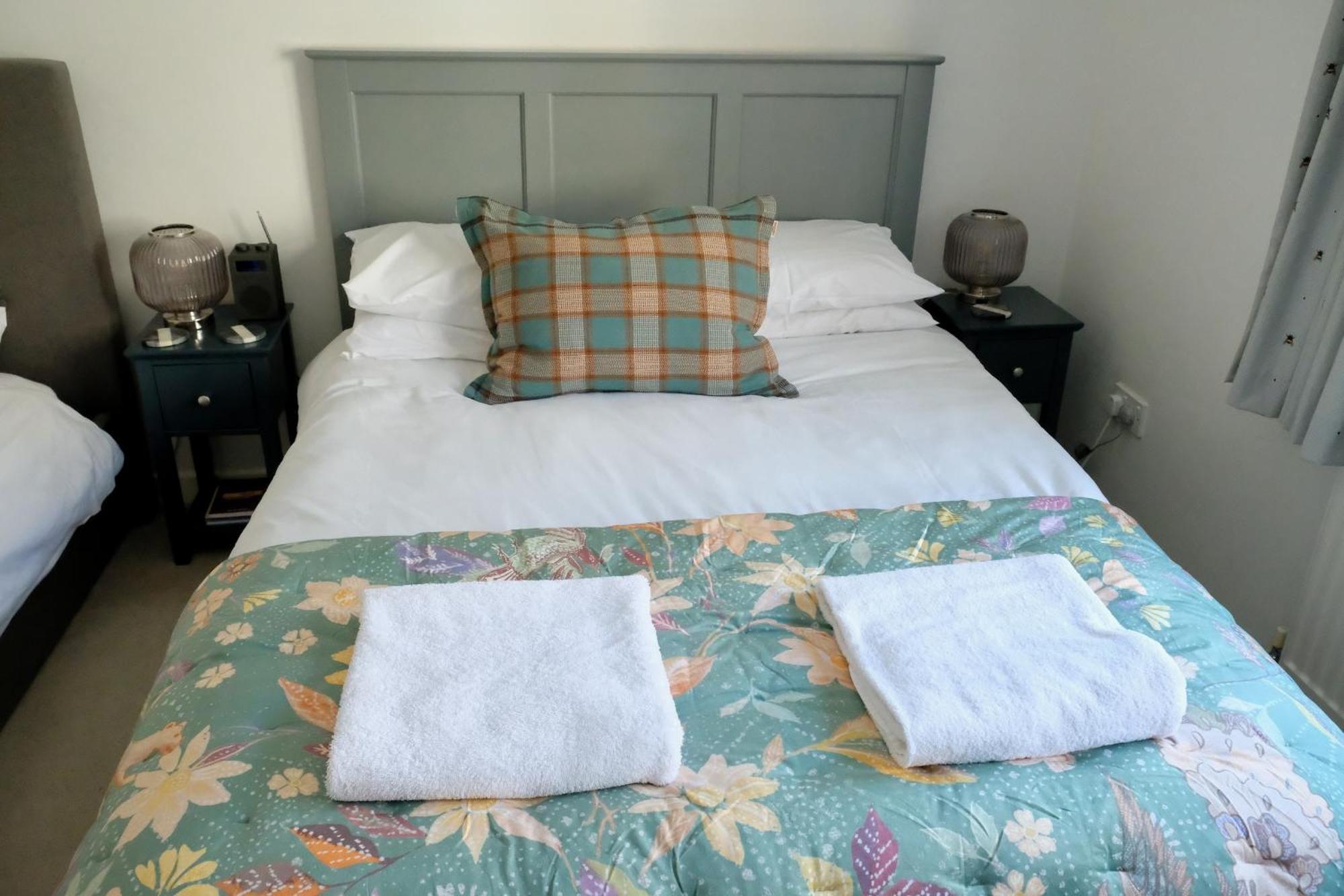Spacious City Centre Apartment Бат Екстериор снимка