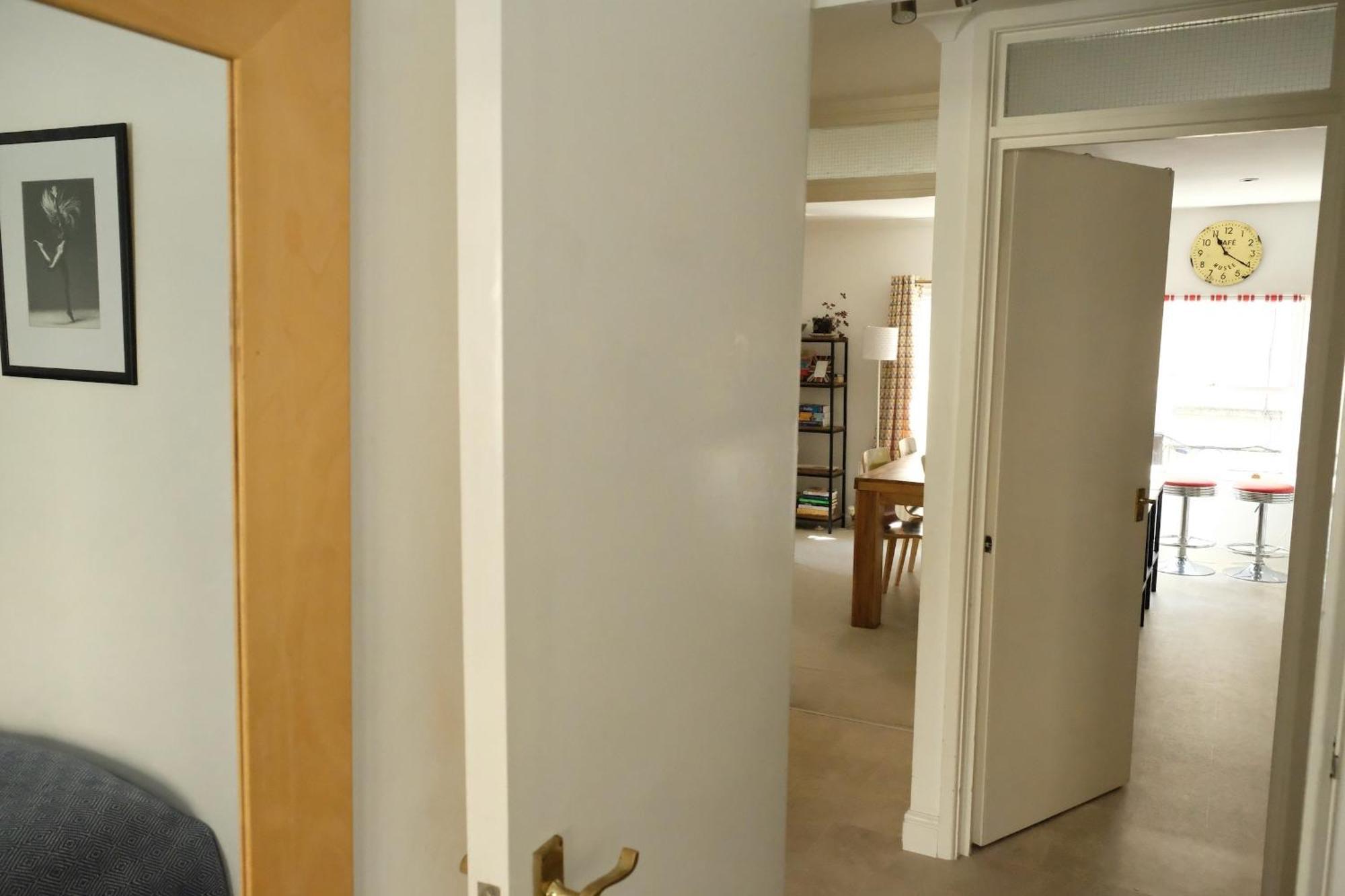Spacious City Centre Apartment Бат Екстериор снимка
