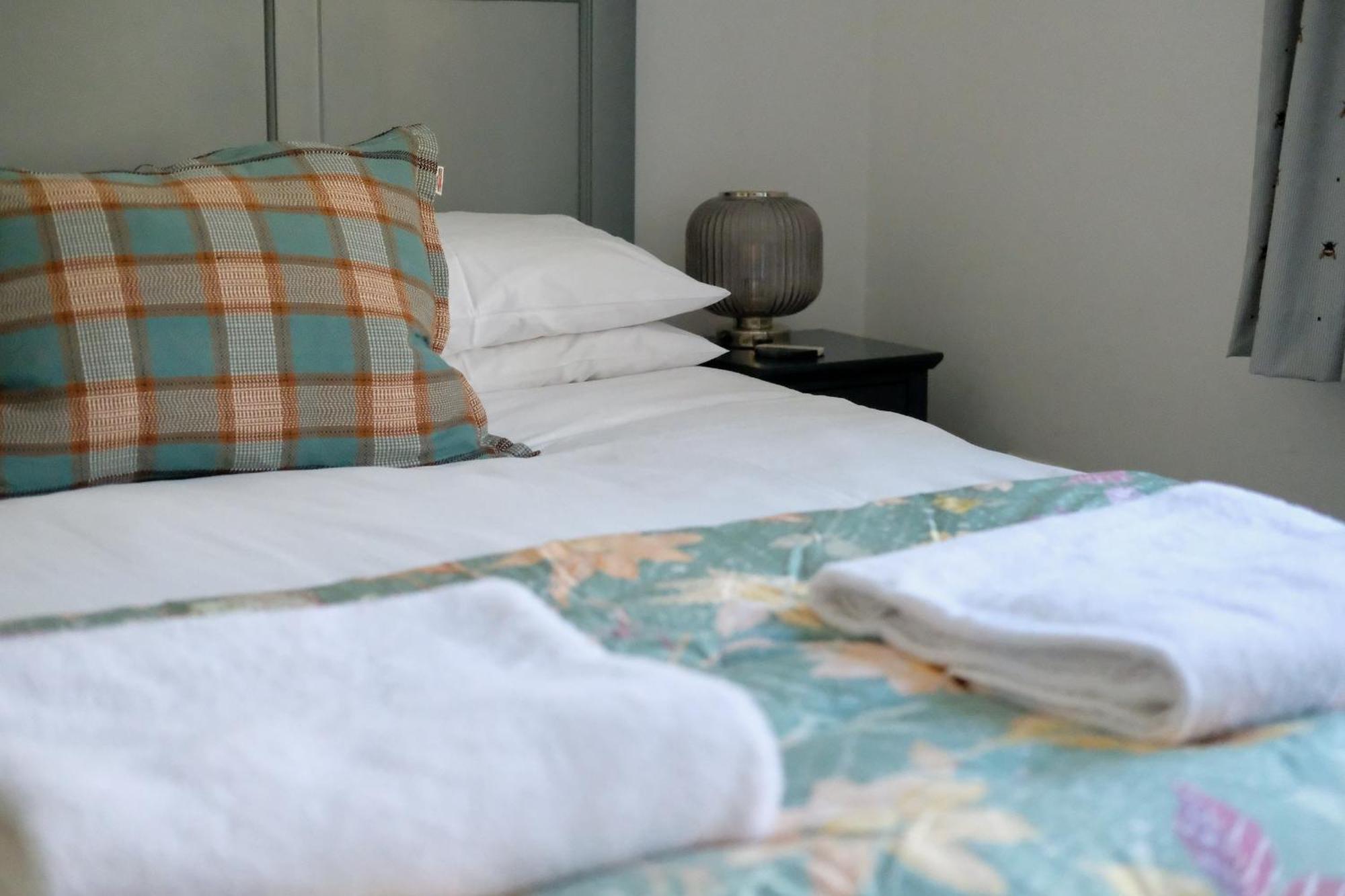 Spacious City Centre Apartment Бат Екстериор снимка